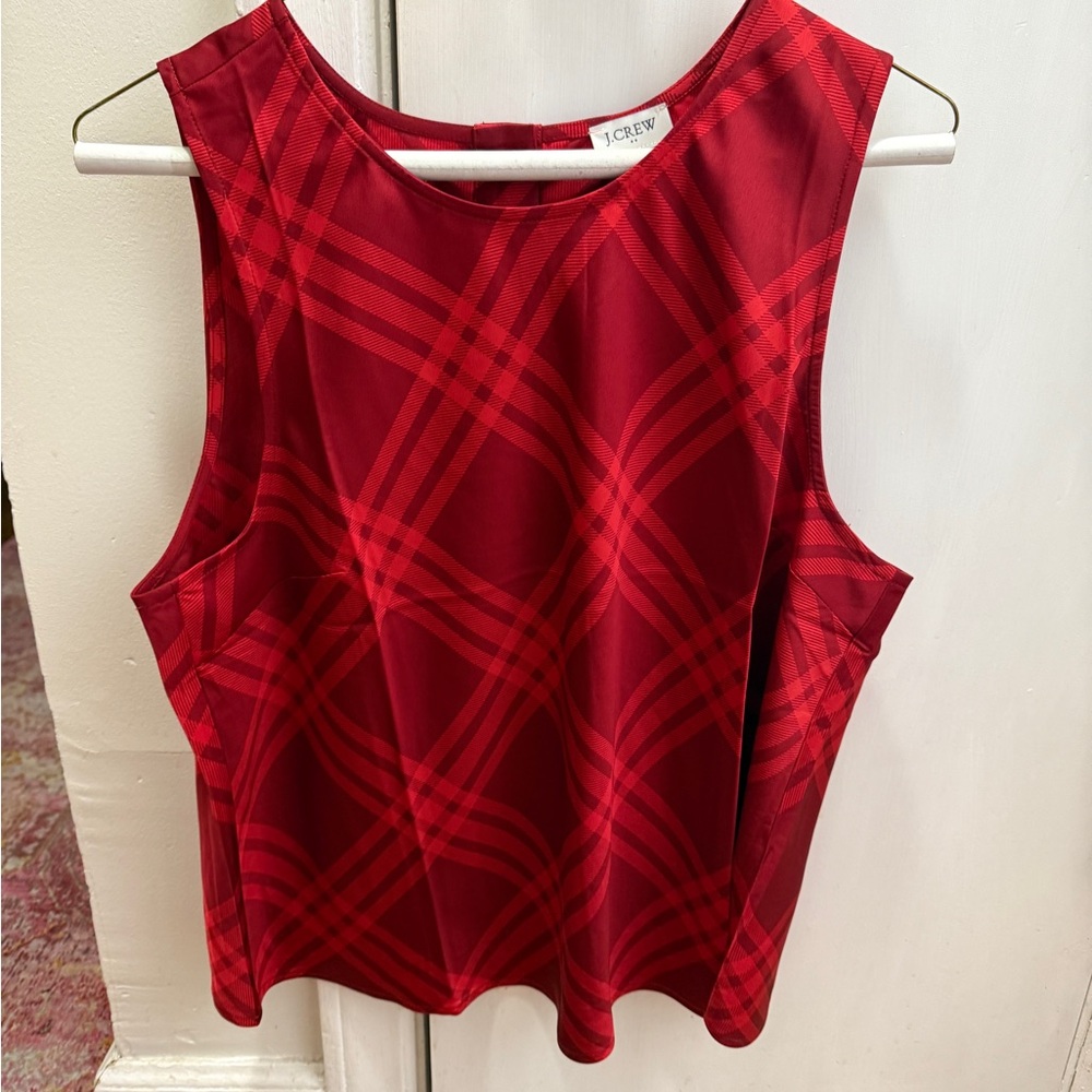 NWT red patterned shell - Picture 2 of 3